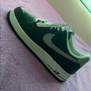 Air Force 1 07’ Lv8 4